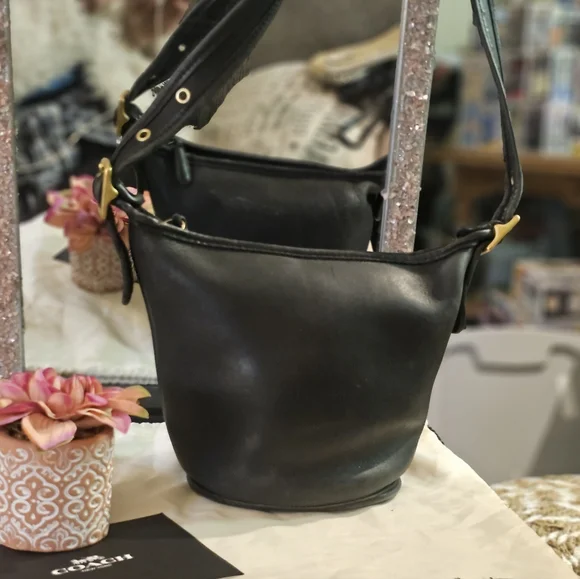 バッグ vintage coach old MAGGIE DUFFLE small Vintage Coach Black Maggie Duffle Purse 9019 - Etsy